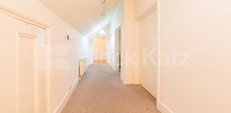 			NEW INSTRUCTION! AVAIL 6/4/19, 2 Bedroom, 1 bath, 1 reception Flat			 Strathray Gardens, SWISS COTTAGE